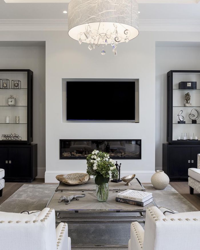Cabinet Calle Black finish | white interior | clear glass Nickel hardware 105 x 40 x H. 240 cm