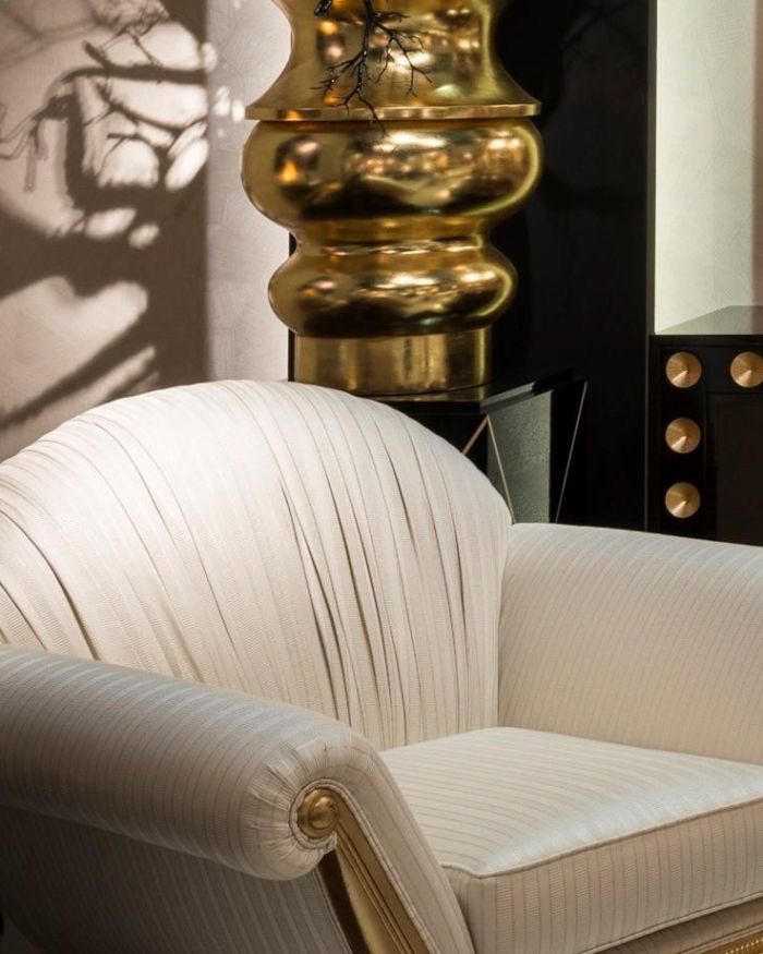 Chair Sphinx Size: 105 x 85 x 93 cm Gold and Fabric