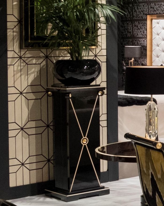 Pedestal Anubis 45 x 45 x 110 cm Black and Sycamore