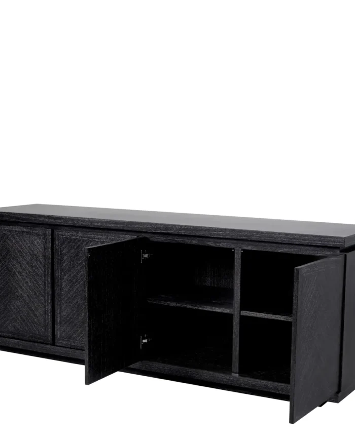 Dresser Anjali Ellis