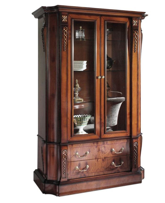 Closet Breakfront