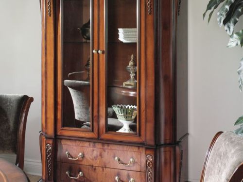 Closet Breakfront